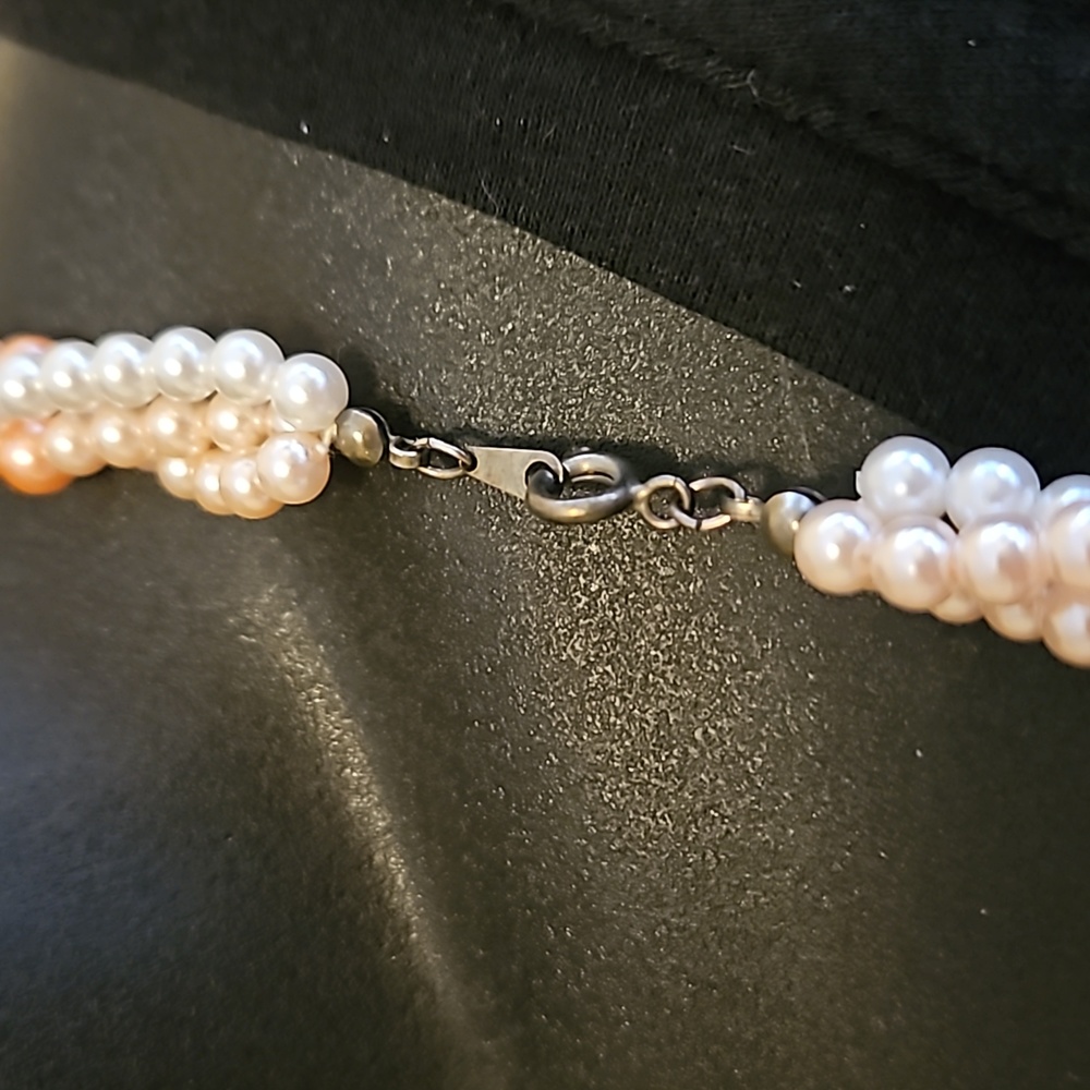 3 Strands of Twisted Pearl Beads Necklace 23" - Picture 5 of 6